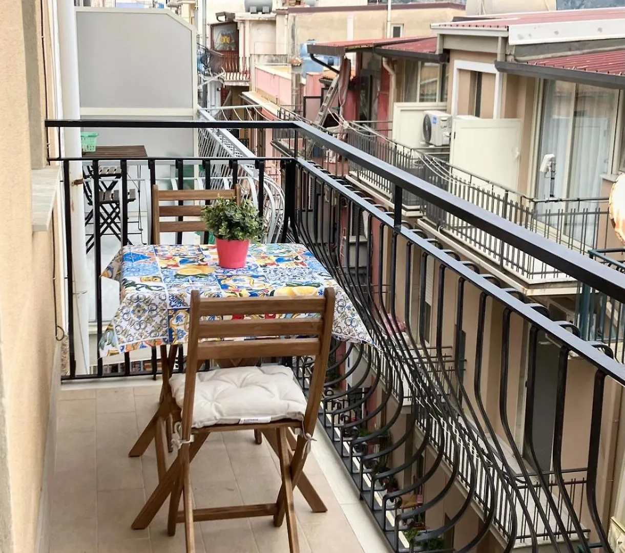 Naxos 101 Apartment A Due Passi Dal Mare Giardini Naxos Italia